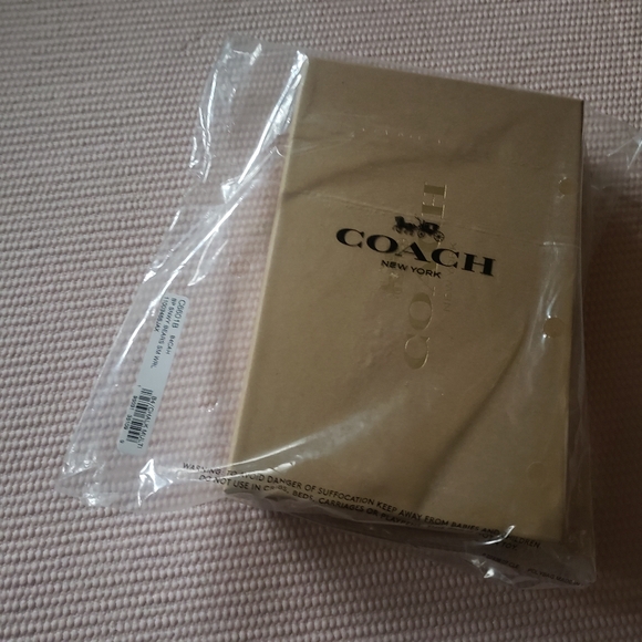 Coach Boxed Wristlet with Snowy Bears Print in Chalk - Picture 5 of 6